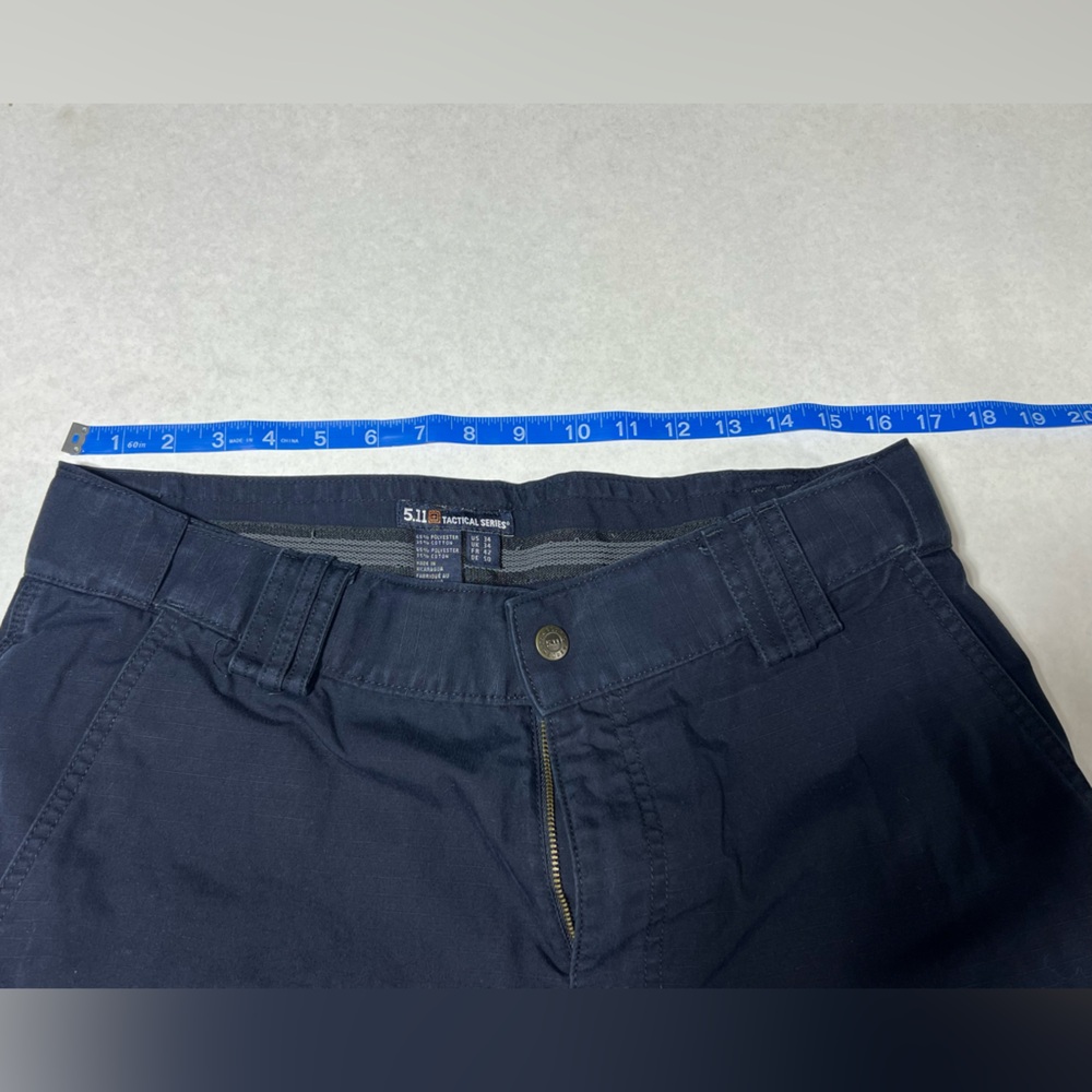 Men’s 5.11 Tactical cargo shorts size 34. - Picture 5 of 6